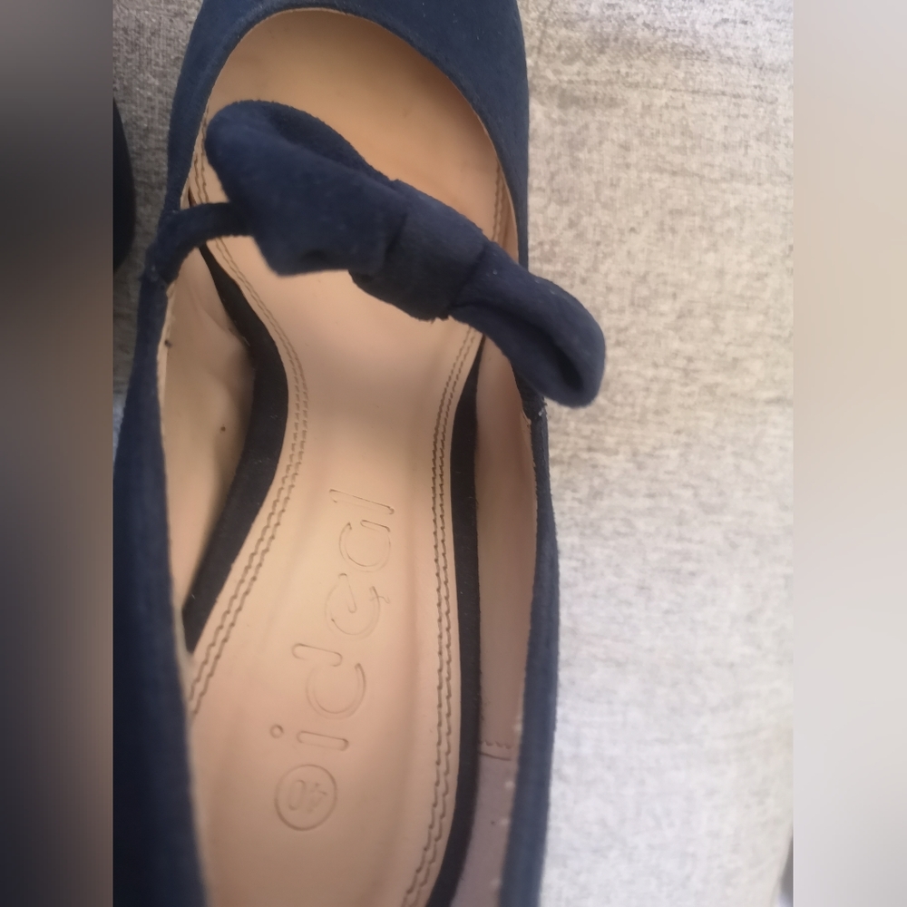 Beautiful shoes. - Picture 8 of 11